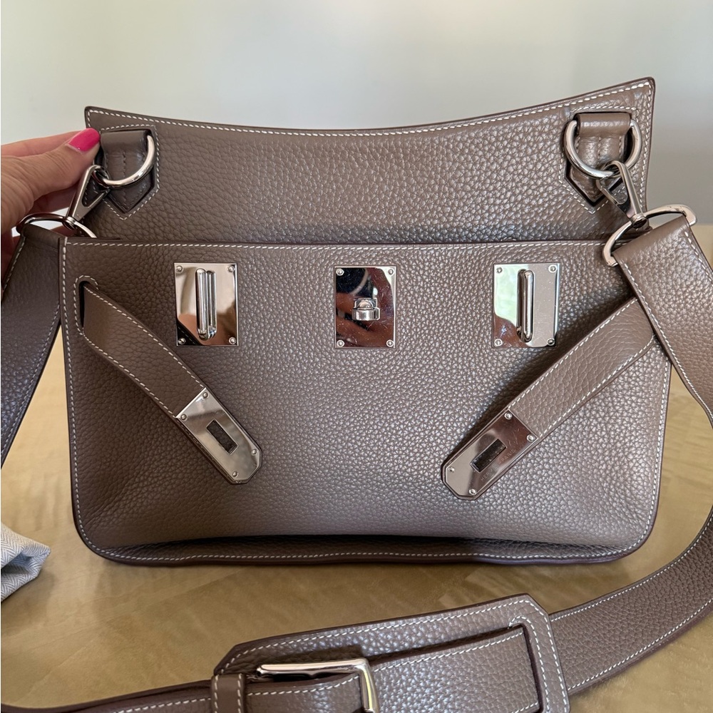 Hermès Taurillon Clemence Jypsiere 31 in Etoupe, great preowned condition - Picture 12 of 14